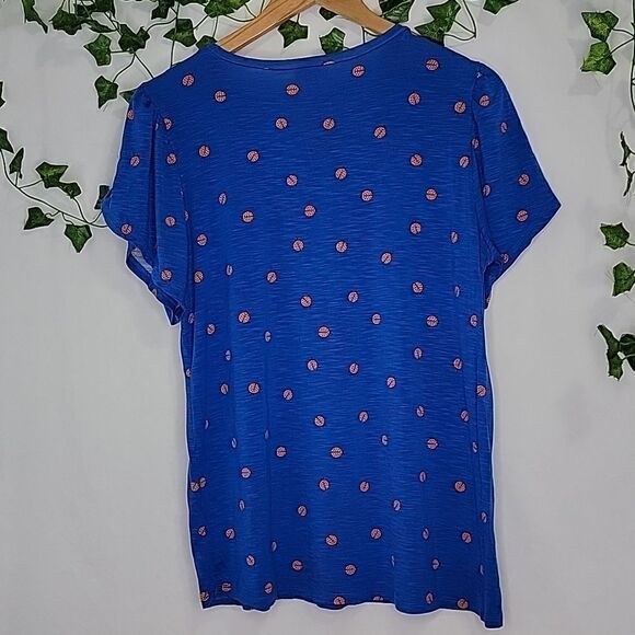 LuLaRoe. Lady bug tee. Tulip sleeves. Size Large. Like New - Picture 4 of 7